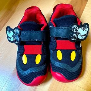 Mickey Mouse Velcro Kids Shoes Size 7K (7 kids) toddler unisex ALMOST NEW